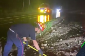 Las autoridades recomendaron usar rutas alternas y seguir el estado de la carretera porque las lluvias de la depresión tropical Cristina persisten en la región./ (Bomberos Municipales Departamentales)