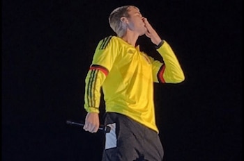 Justin Bieber se volvió tendencia en redes sociales por unas fotos en las que aparece con la camiseta de la Selección Colombia antes del partido ante Uzbekistán en el Mundial 2026 - crédito X