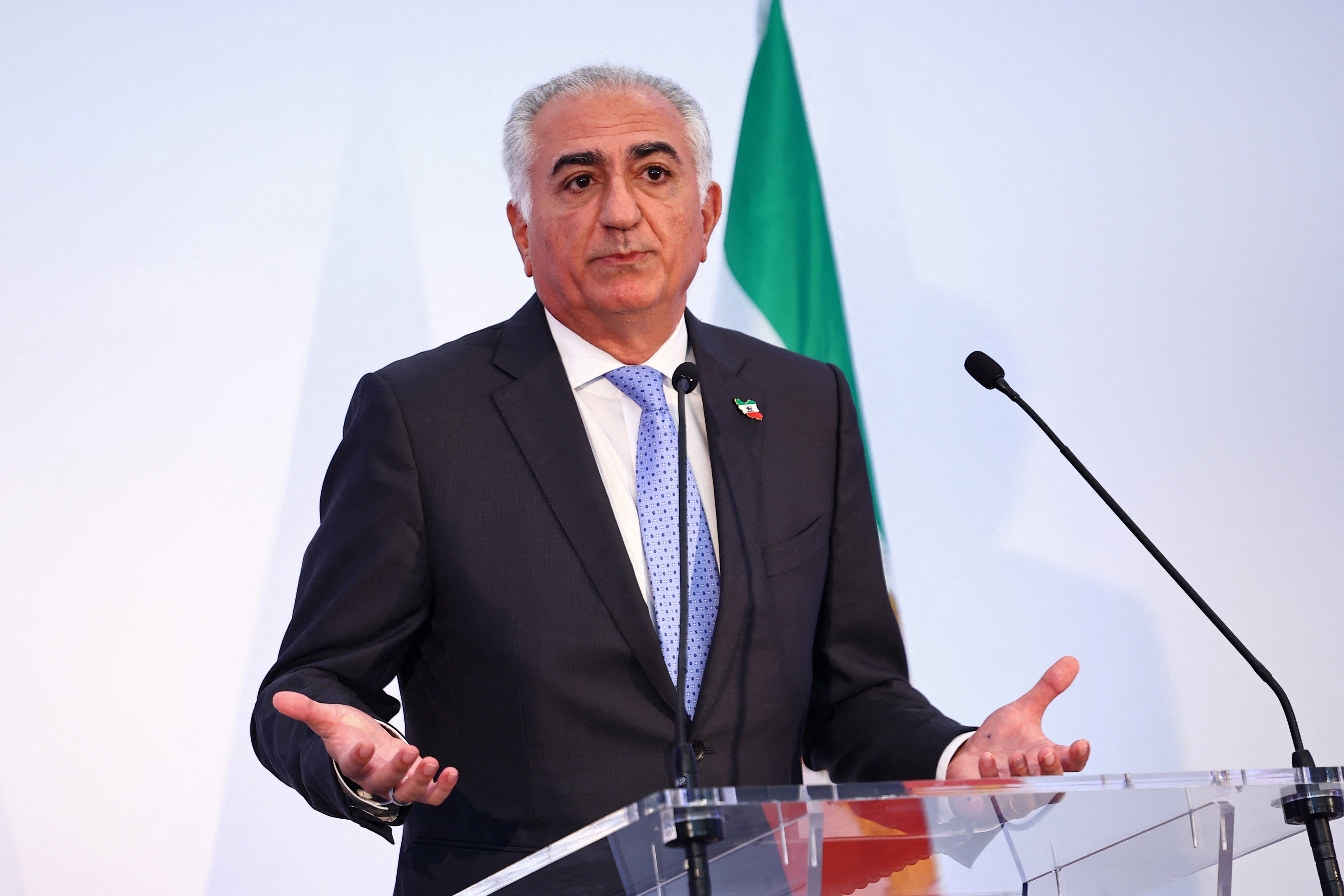 Reza Pahlavi, hijo exiliado del último Sha de Irán. REUTERS/Abdul Saboor