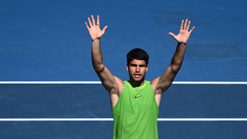 Carlos Alcaraz arrasa a Tommy