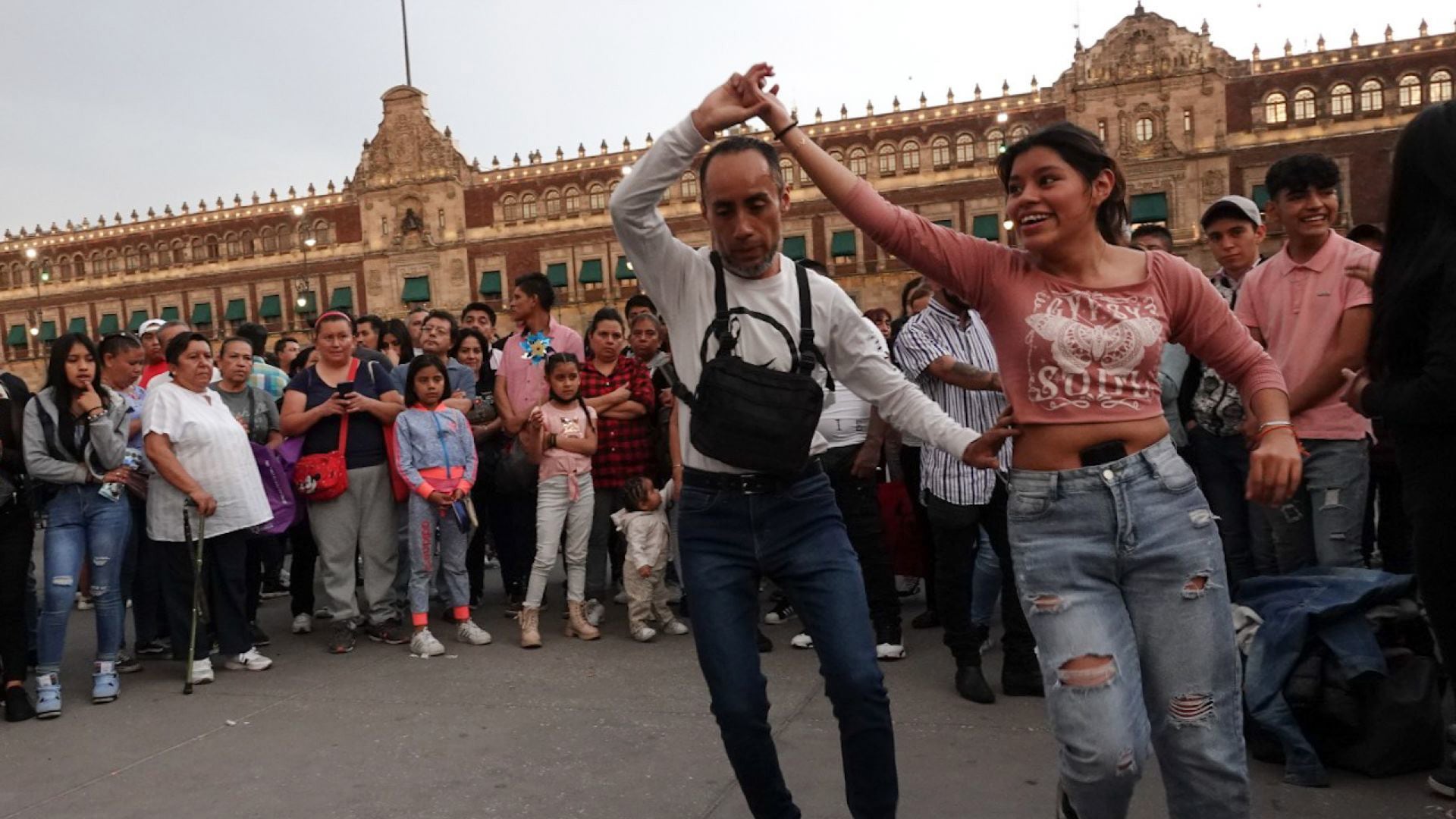 En el Zócalo de CDMX se realizó el Baile de Sonideros. Crédito: Cuartoscuro.