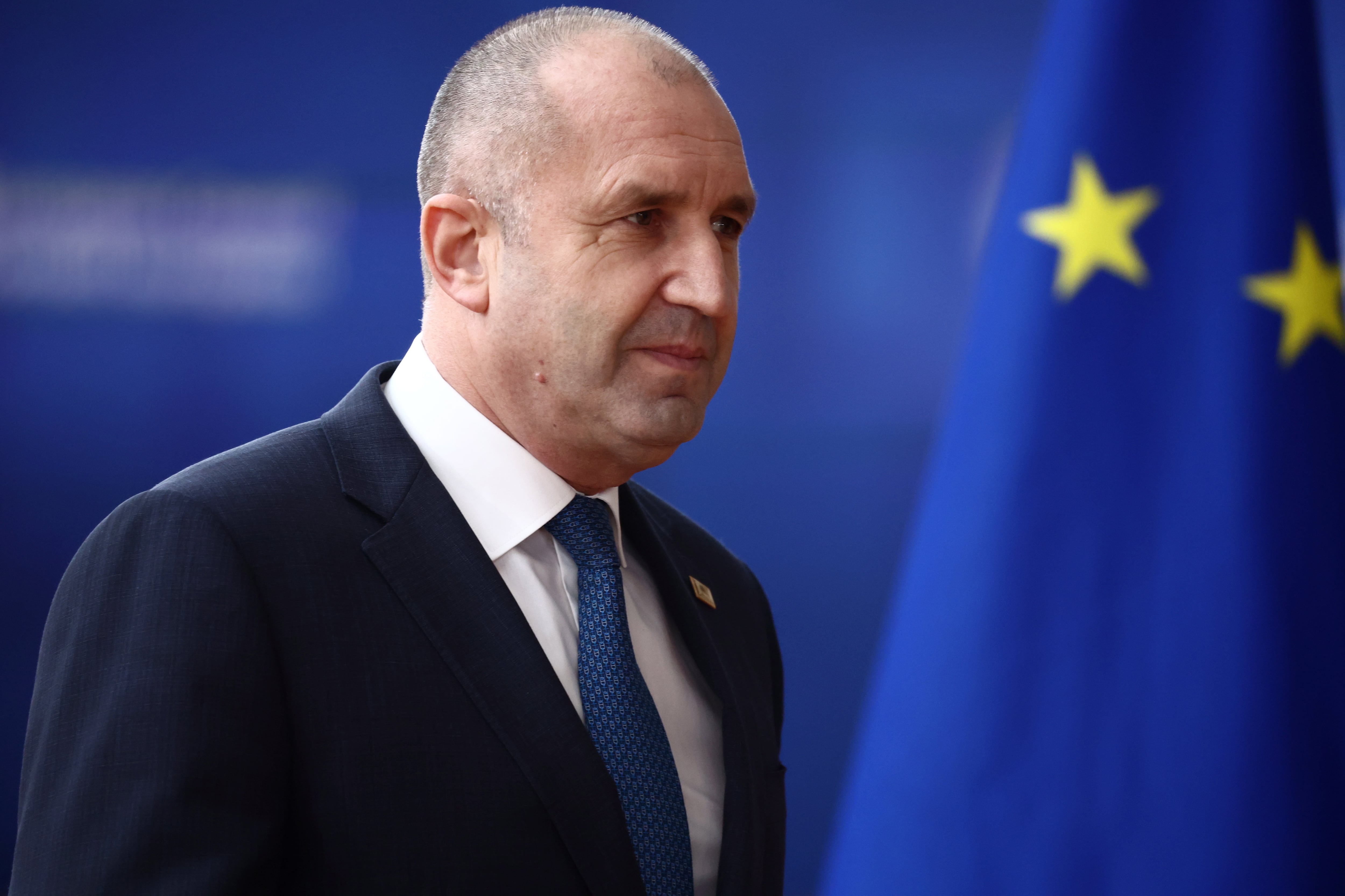 Rumen Radev, un populista afín a Rusia, juró el cargo de primer ministro de Bulgaria tras ganar las elecciones a finales de abril (EFE)