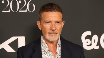 Antonio Banderas se rinde ante el Papa León XIV en su llegada a España: "Tiene personalidad y carácter"