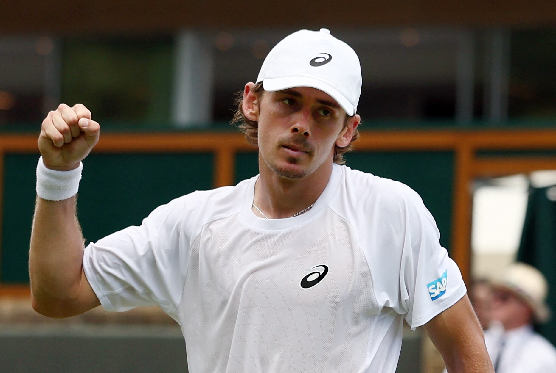 El australiano Alex de Miñaur se clasificó para la tercera ronda del Masters 1000 de Toronto (Foto: REUTERS/Isabel Infantes)