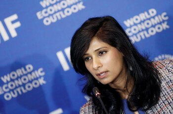 Gita Gopinath, Consejera Económica y Directora del Departamento de Estudios del Fondo Monetario Internacional (FMI) (REUTERS/Rodrigo Garrido)