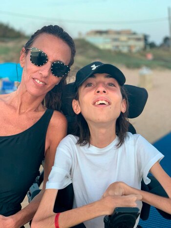 Thiago y su mamá, Vanessa,