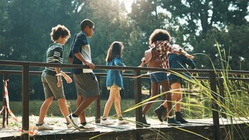 Además de las actividades principales,