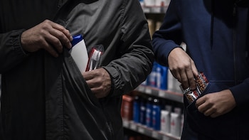 Intentó llevarse productos de un supermercado en Ayacucho, las cámaras lo descubrieron y fue condenado a más de dos años de cárcel
