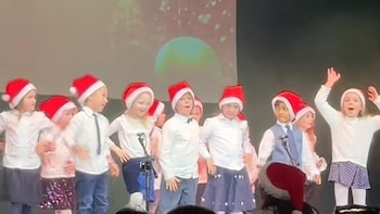 Video: Niños de escuela en