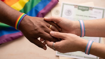 En el marco del mes del orgullo, Agencia de Transformación Digital facilita trámites para la comunidad LGBTTTIQ+ residentes en el extranjero