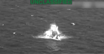 El Comando Sur de Estados Unidos difundió imágenes de la operación contra el pesquero Don Rufo en el Pacífico. (Impresión de pantalla video)