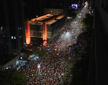 Miles de brasileños se congregaron en la emblemática avenida Paulista de San Pablo para celebrar la victoria de Lula