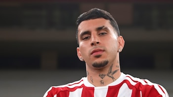 Gustavo Puerta fue convocado oficialmente a su primer partido con el Olympiacos de Grecia: este será su rival