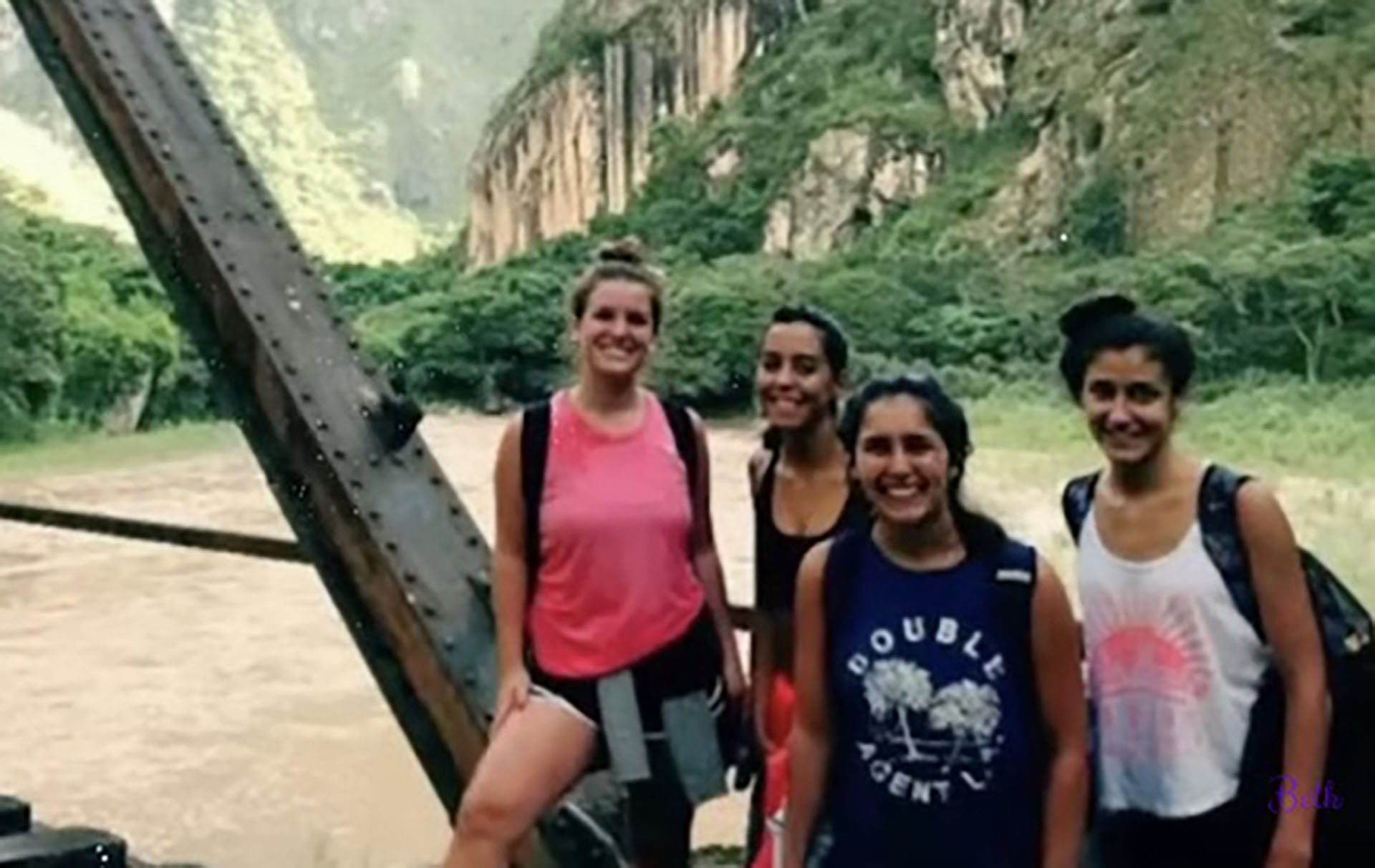 Las jóvenes asesinadas, al igual que sus amigas, eran oriundas de Mendoza