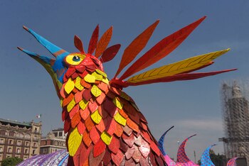 Monumentales alebrijes están sobre la