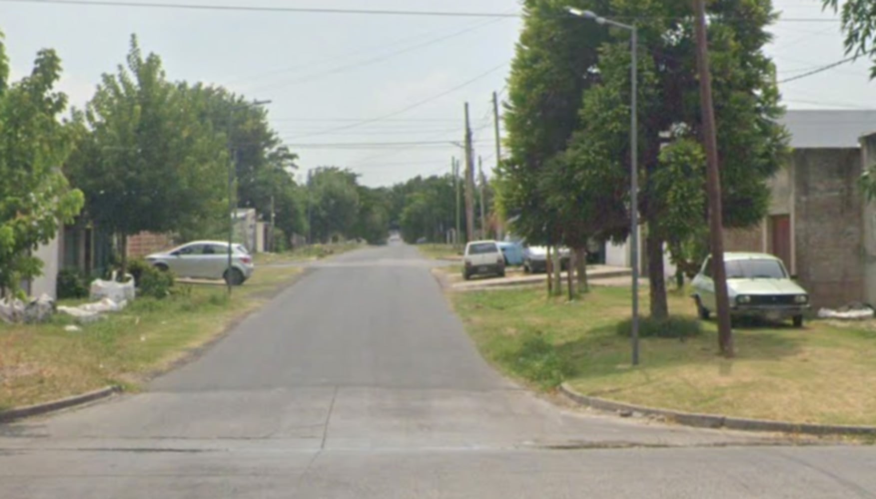 La cuadra de la calle 531 entre 142 y 141 bis de San Carlos partido de La Plata, donde un joven baleó a otro en el pie y escapó (Google Maps)