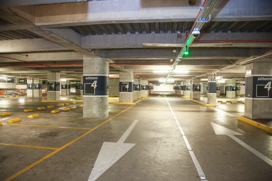 Parqueaderos en conjuntos residenciales - crédito Pedro Pablo Basto Bermúdez/Colprensa