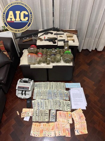 El material secuestrado al detenido