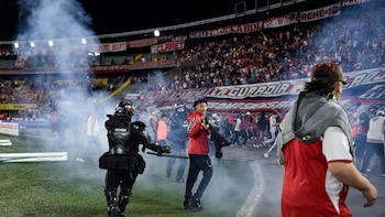 Eduardo Méndez, presidente de Santa Fe, le pidió al Congreso crear estas leyes en contra de los violentos en el fútbol: “No hay Policía que valga”