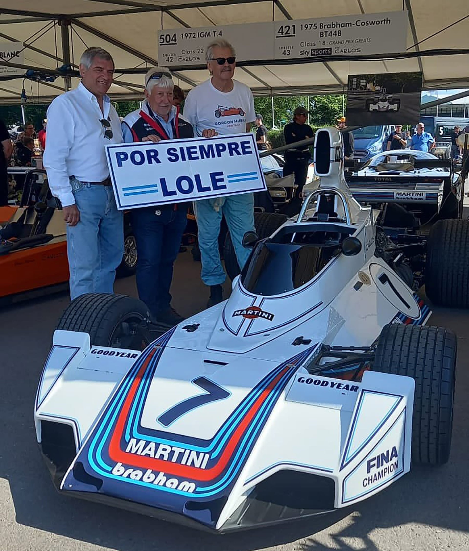 Sergio Rinland es el primero de la izquierda. Junto a él, Herbie Blash, ex director de carreras de la F1 y Gordon Murray, ex diseñador de Brabham junto al BT 44 B que corrió el Lole Reutemann en 1975 (@jorgelegnani)