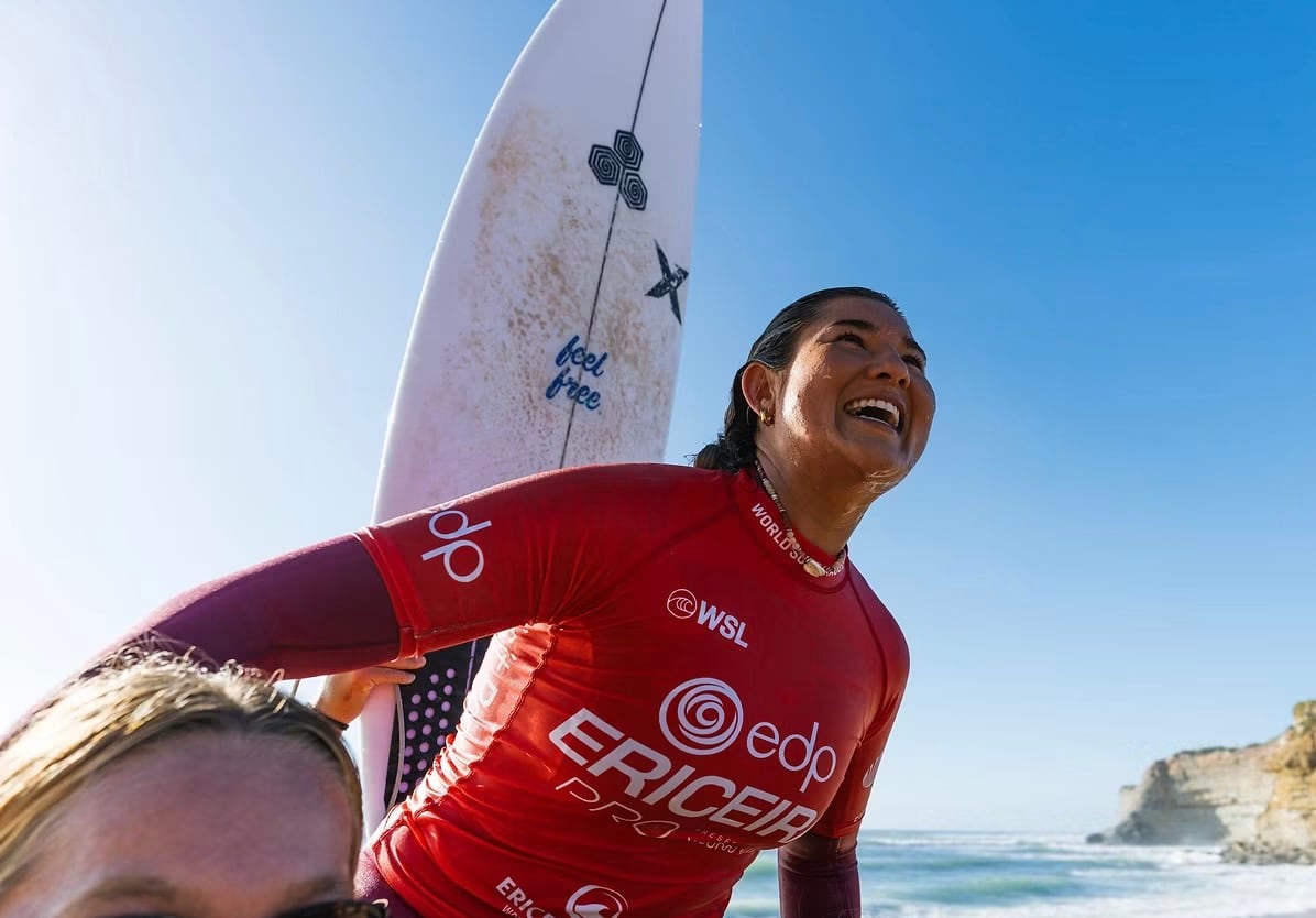 Brisa Hennessy se coronó campeona del EDP Ericeira Pro 2026, disputado en Portugal, y fortaleció sus posibilidades de regresar al Tour Mundial de surf.