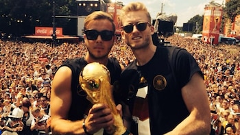 De verdugo de Argentina en 2014 a escalar con el torso desnudo en la nieve: así es la nueva vida de André Schürrle