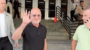 Jeff Bezos se presentó ante los tribunales de Miami para cumplir con su deber de jurado