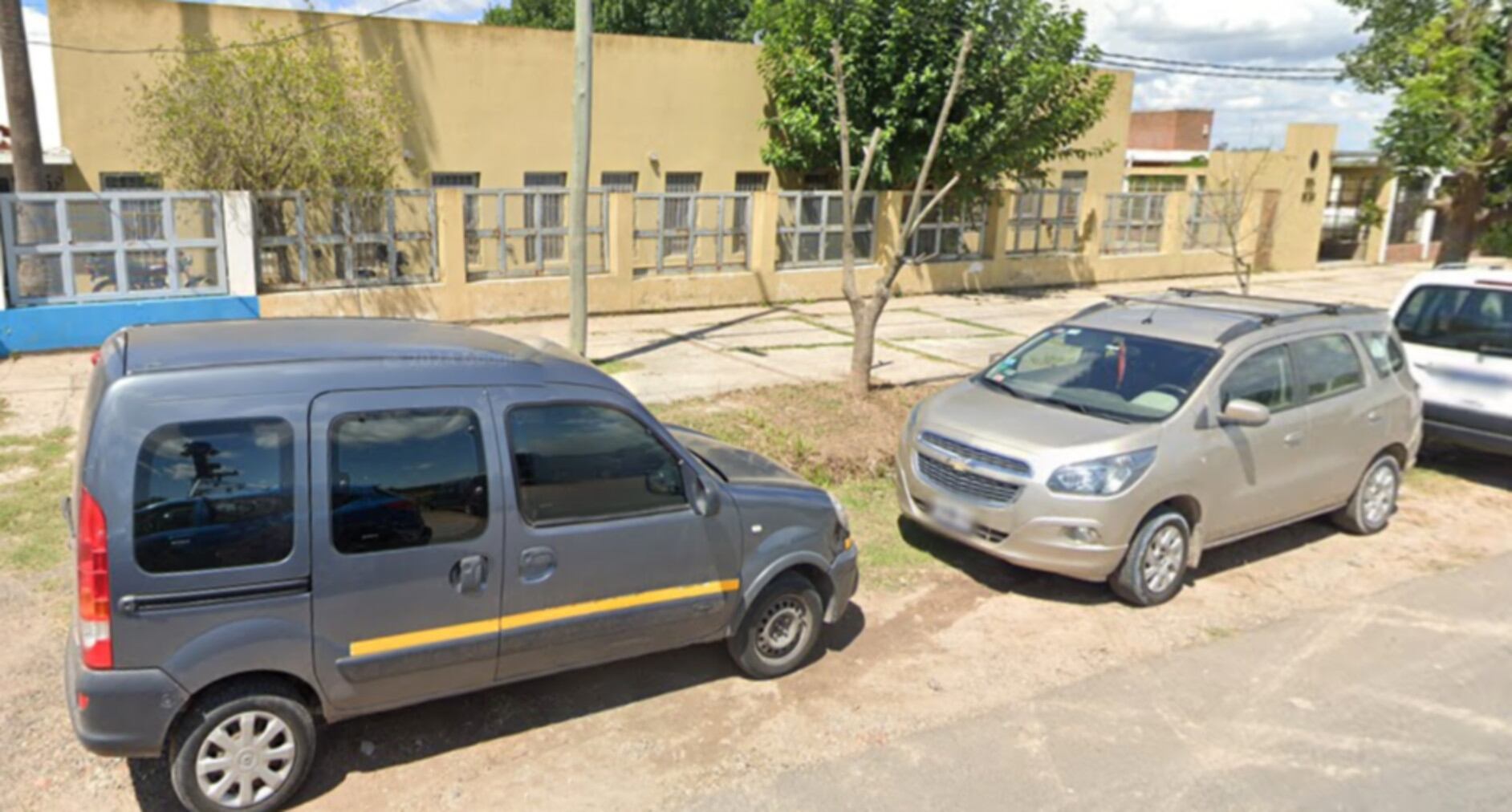 El Jardín de Infantes N° 965 de La Plata ubicado en la calle 90 entre 154 y 155 de la localidad de Los Hornos fue robado por quinta vez en el año (Google Maps)