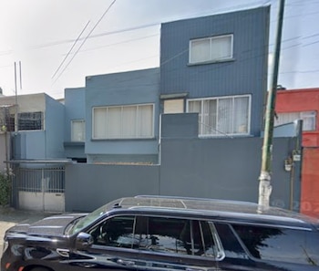 (Google Maps)