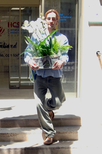 Familiares visitan a Teresa Urquijo