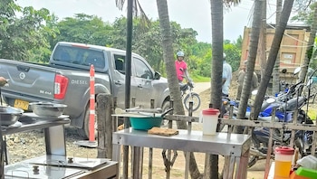 La víctima intentó resguardarse en