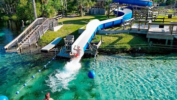 Weeki Wachee Springs es un