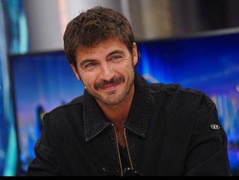 29/09/2026 Maxi Iglesias ha visitado 'El Hormiguero' para presentar su nueva película, 'Nuda propiedad'.
'El hormiguero' ha arrancado la semana recibiendo a Maxi Iglesias y Susana Abaitua, que han visitado el programa de Pablo Motos para presentar su nueva película, 'Nuda propiedad', que se estrena este 2 de octubre y como indica su nombre afronta el problema de una joven pareja para poder comprarse una vivienda en nuestro país y que adquieren una vivienda por dicha fórmula -la nuda propiedad- cuyo propietario, un anciano, podrá residir en ella hasta que fallezca.
EUROPA ESPAÑA SOCIEDAD
EL HORMIGUERO