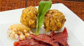 El tacacho suele ser acompañado