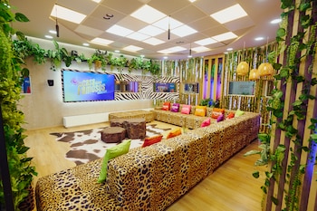 El presentador y productor del