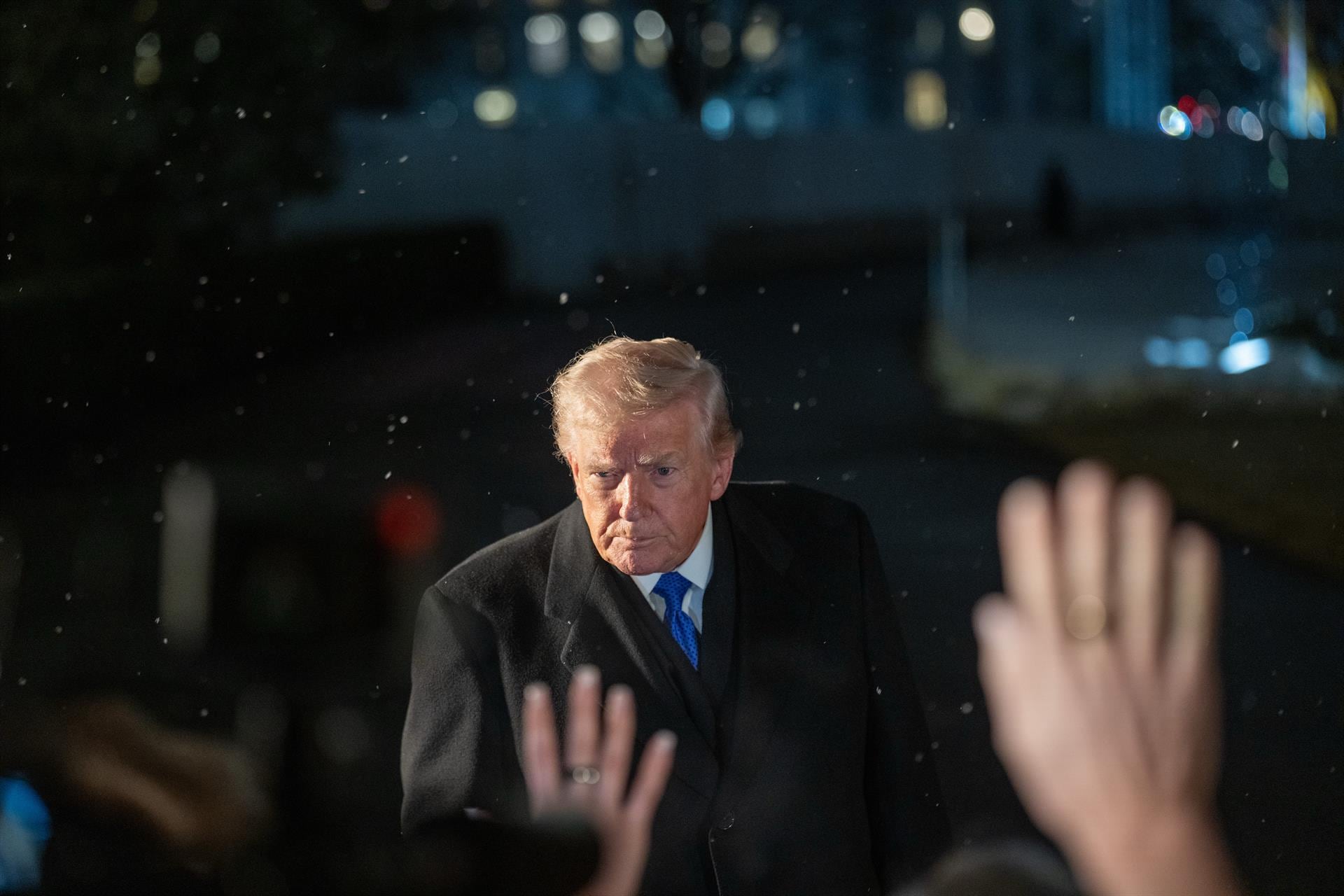 Trump afirma que Irán tiene «muchas ganas» de llegar a un acuerdo: «Conocen las consecuencias, son muy duras»