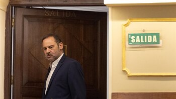 Ábalos renuncia a su escaño