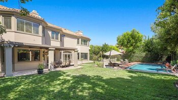 El hijo menor de Michael Jackson celebró sus 18 años comprando una mansión cuyo valor es de más de USD 2 millones en Calabasas, California (Pacific playa realty)