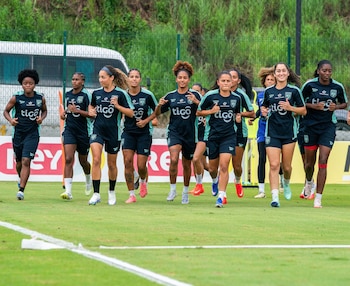El terremoto registrado en Panamá obligó a cancelar el segundo partido amistoso entre la selección femenina local y Nueva Zelanda. (Foto cortesía Federación Panameña de Fútbol)