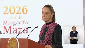 La presidenta Sheimbaum abordó el tema del apagón masivo la noche del lunes y madrugada del martes en cuatro estados del sureste Foto: Captura de pantalla programa de Youtube