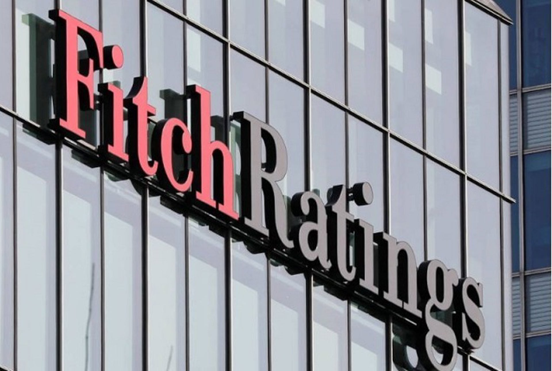 Fitch había subido la calificación de riesgo crediticio a largo plazo de Argentina en moneda extranjera y local a “B-”