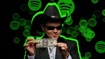 Polémicas de Aleks Syntek disparan sus reproducciones en Spotify