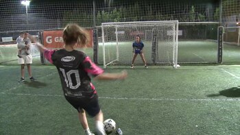 Juli Manzotti pateó uno de