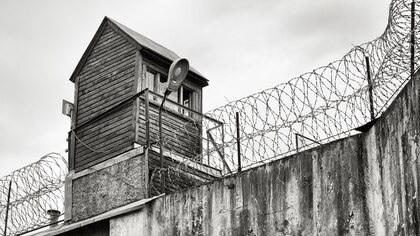 Dentro de las rejas: un vistazo a las funciones de un director de una cárcel en Colombia
