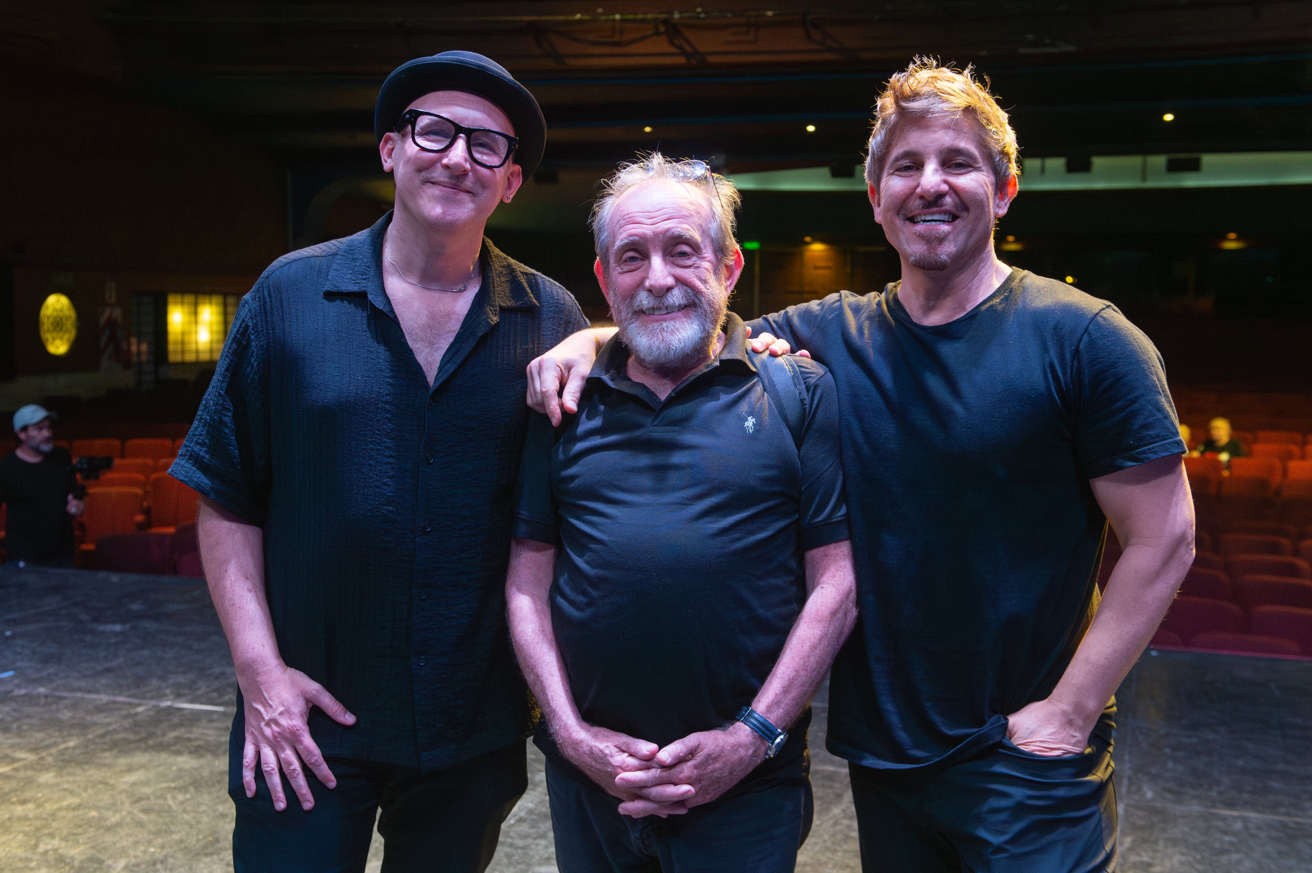 Gaby Goldman, director musical, Rubén Szuchmacher director general y Gustavo Wos, coréografo
Foto: Jaime Olivos