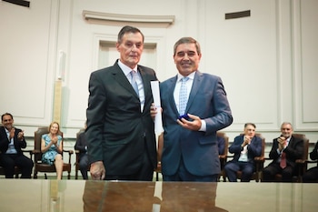 Fernán Quirós se sumó a la Academia Nacional de Medicina y destacó una clave para el crecimiento profesional - Image 3