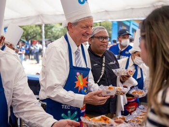 En medio de los festejos