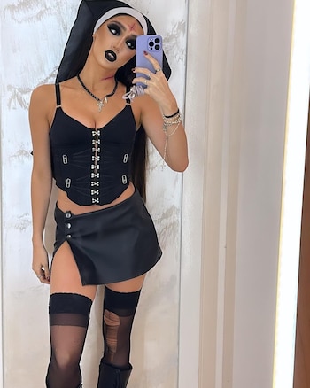 Juli Castro eligió dos outfits