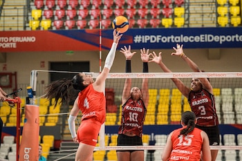 Andrea Ampuero en el duelo