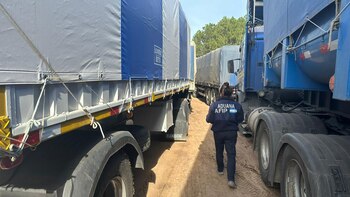 La Aduana con camiones de